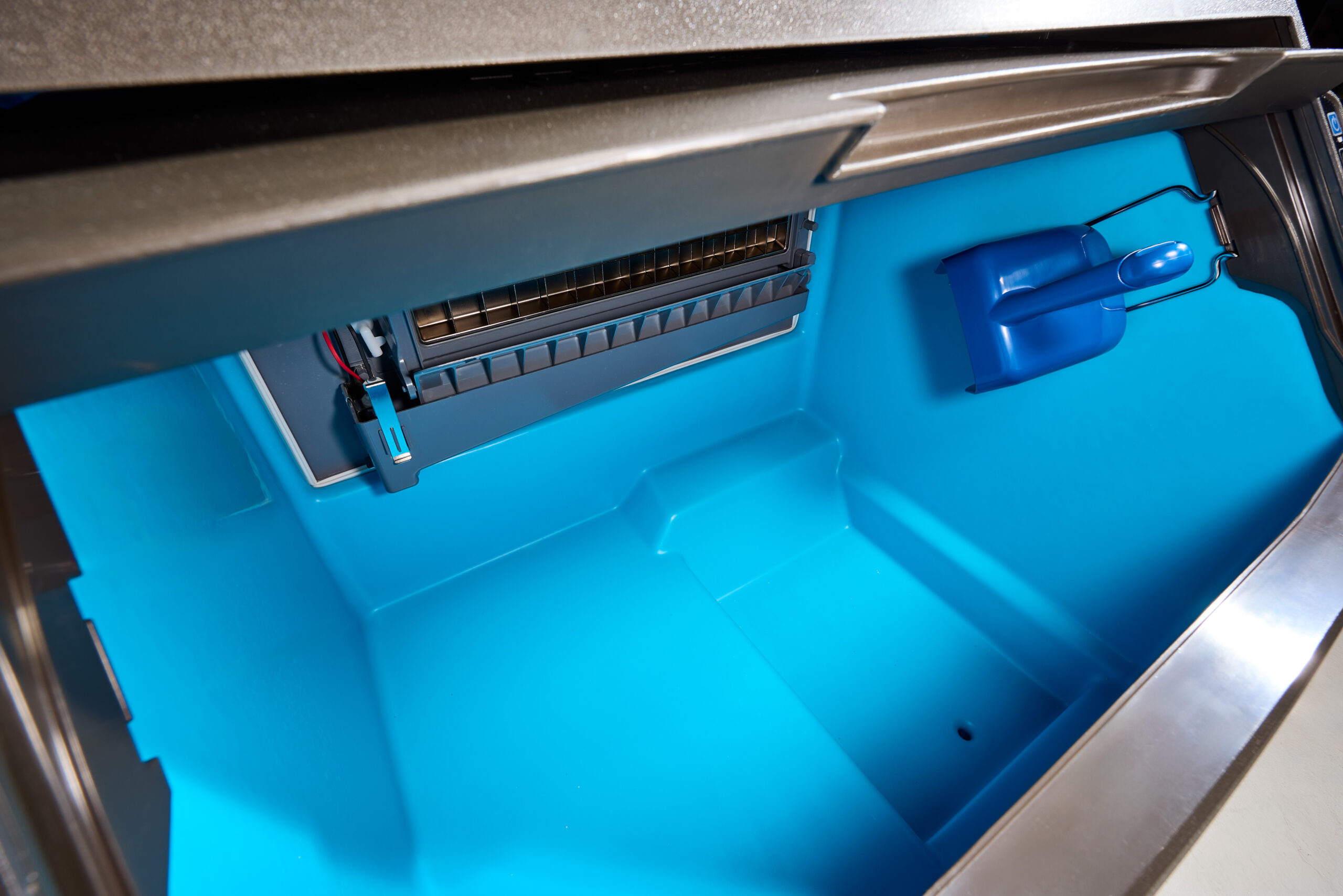 Manitowoc NEO® Series UP240 Undercounter Ice Machine Online - Image 4